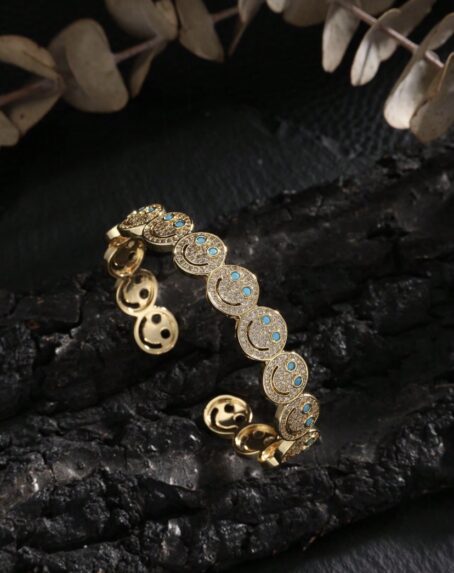 Round smiling face bracelet - Image 3
